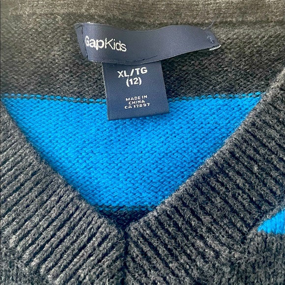 GAP Kids • V Neck Sweater • Boys Size 12 • Blue and Grey • Great Condition - Picture 3 of 4